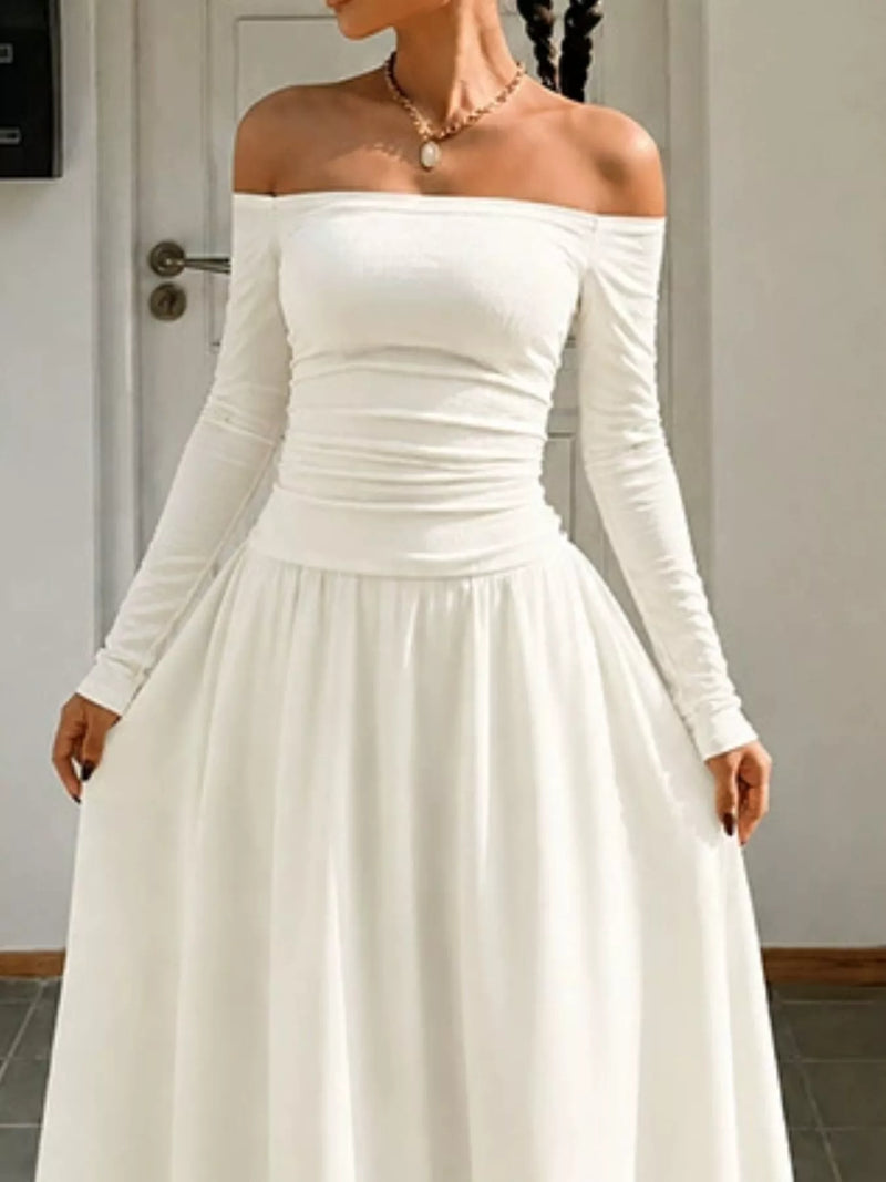 The Art of Dressing: Emotion, Expression, and Identity in Women's Fashion